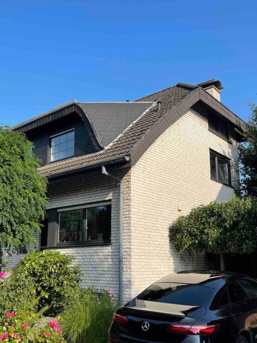 Schoene Ruhige Wohnung Dusseldorf Bagian luar foto
